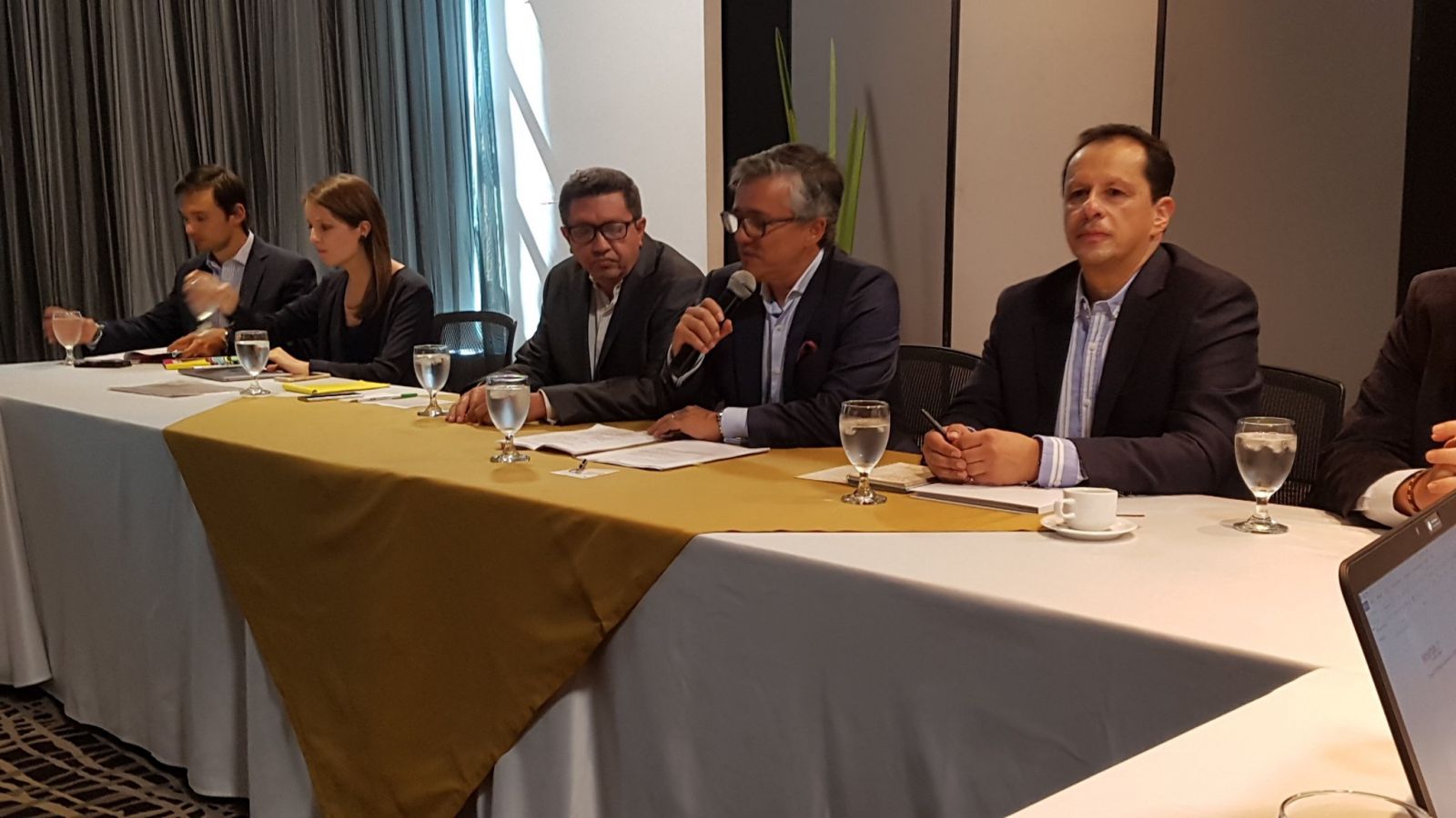 Diálogo empresarial regional para el sector turismo