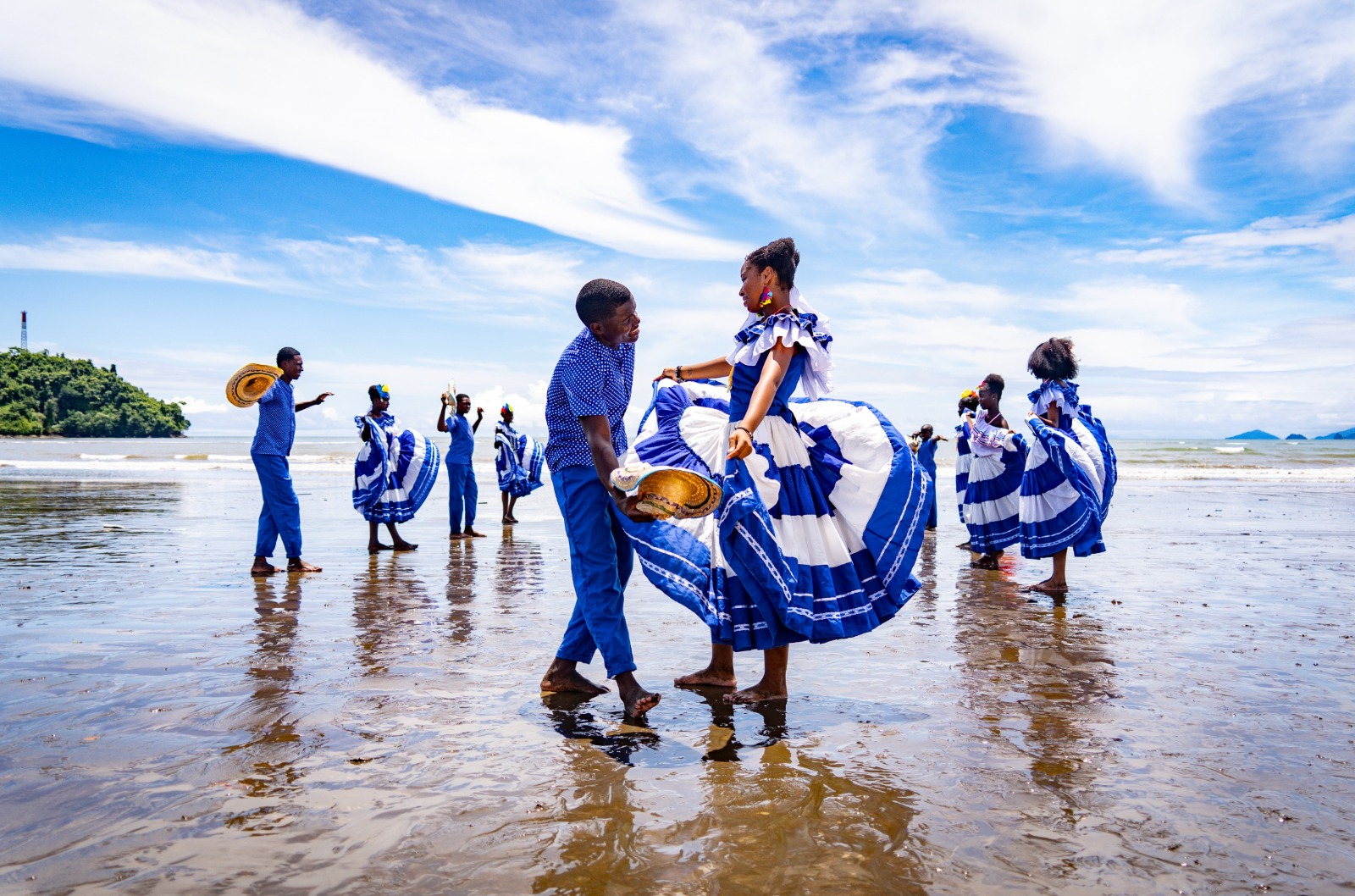 Pie de foto: Entre los municipios beneficiados con la inversión para impulsar el turismo, 108 forman parte del Programa de Desarrollo con Enfoque Territorial (PDET) y 157 de las Zonas Más Afectadas por el Conflicto Armado (ZOMAC).