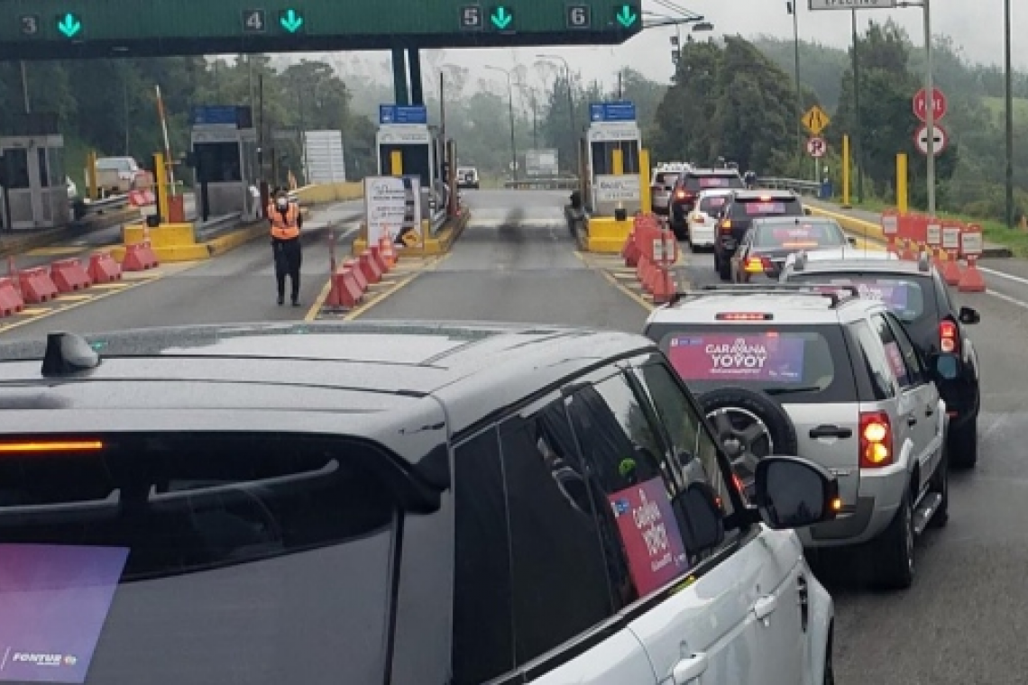 "En caravana yo voy"