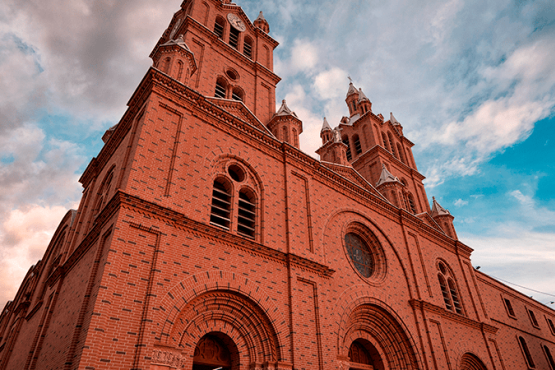La Basílica de Nuestro Señor de los Milagros.